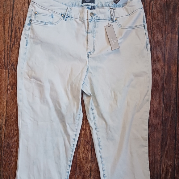 NWT CHICO'S *So Slimming * Jeggings , Sz 2.5 (14- Long) Faded Off-white Blue - Picture 3 of 13